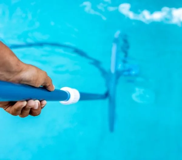 Solutions aux Problèmes Courants : Eau Verte, Eau Trouble et Traitement Choc